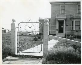 Castalia, showing gate to Dr. J. F. Macaulay's house and office.  Photo 1908